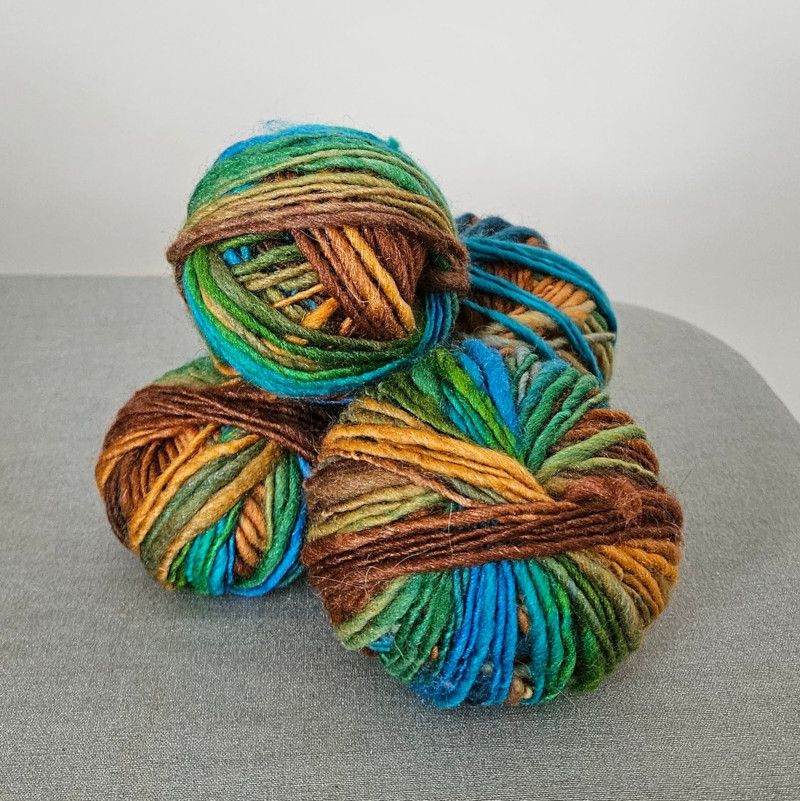 Handspun multi-color yarn